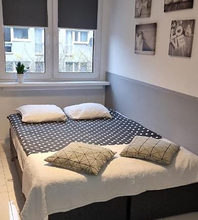 Nighthost Robotnicza 32 M248 Wroclaw Free Parking Apartment Bilik gambar